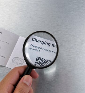 Hand Held Magnifying Glass