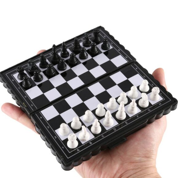 Mini Magnetic Plastic Chess Set